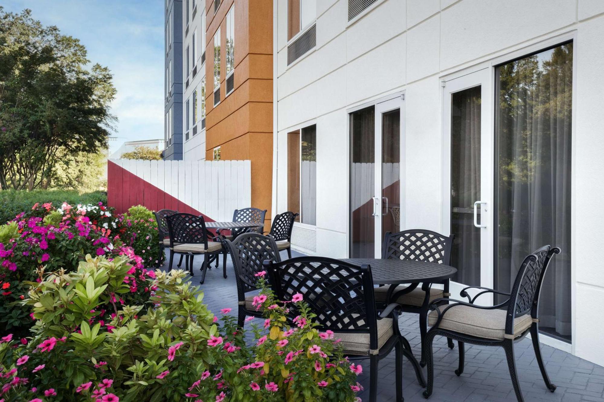 Hilton Garden Inn Tuscaloosa Buitenkant foto